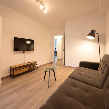 Jaybnb - Gemuetliches Direkt Am Hafen Von *